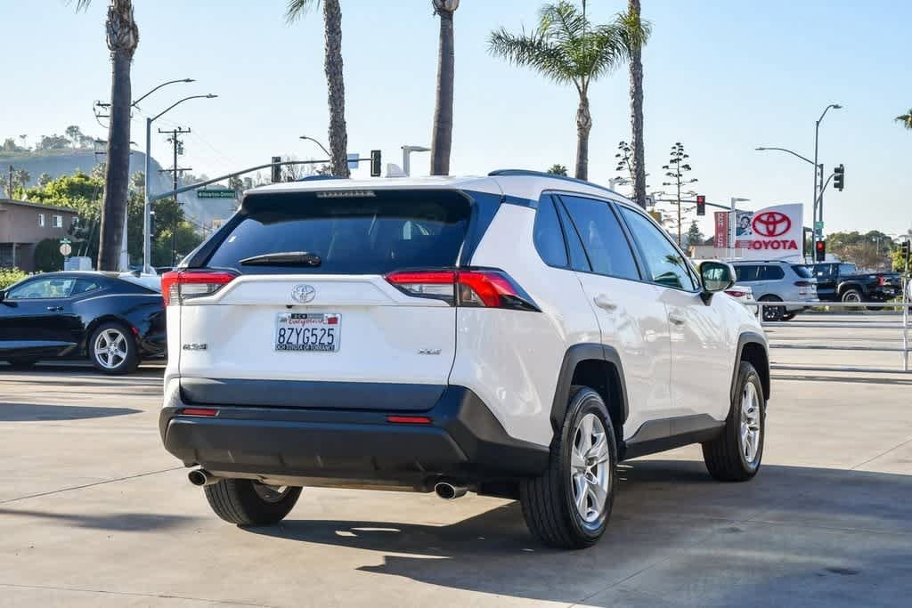 Thumbnail: 2021 Toyota RAV4 - 7
