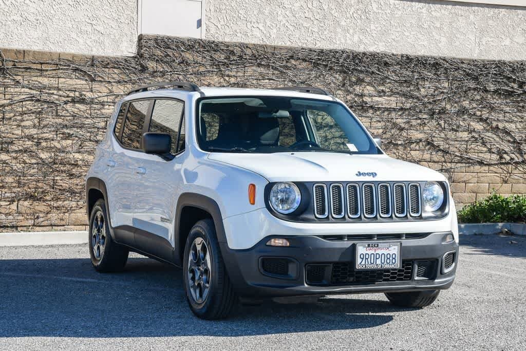 2016 Jeep Renegade Sport photo 2