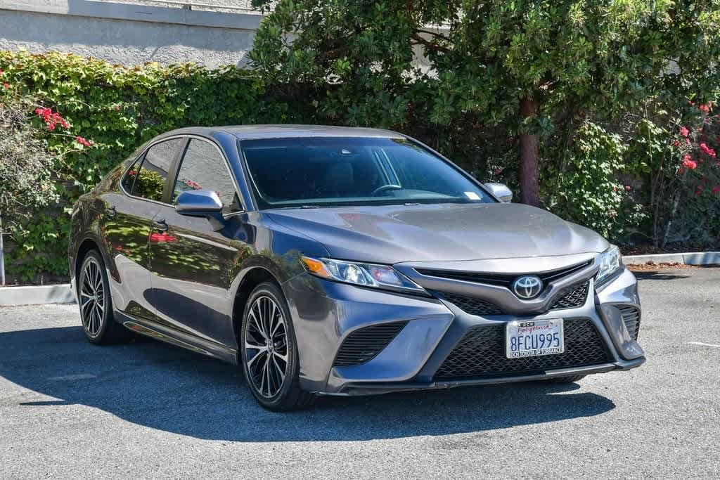 Thumbnail: 2018 Toyota Camry - 3