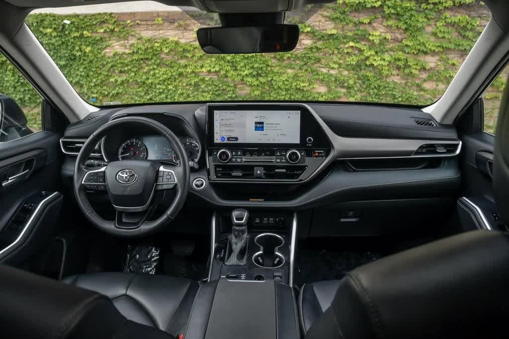 2024 Toyota Highlander XLE 14