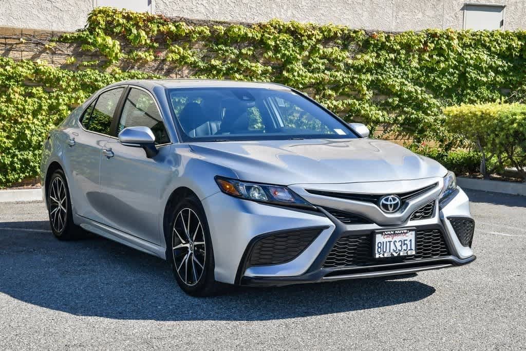 Thumbnail: 2021 Toyota Camry - 3