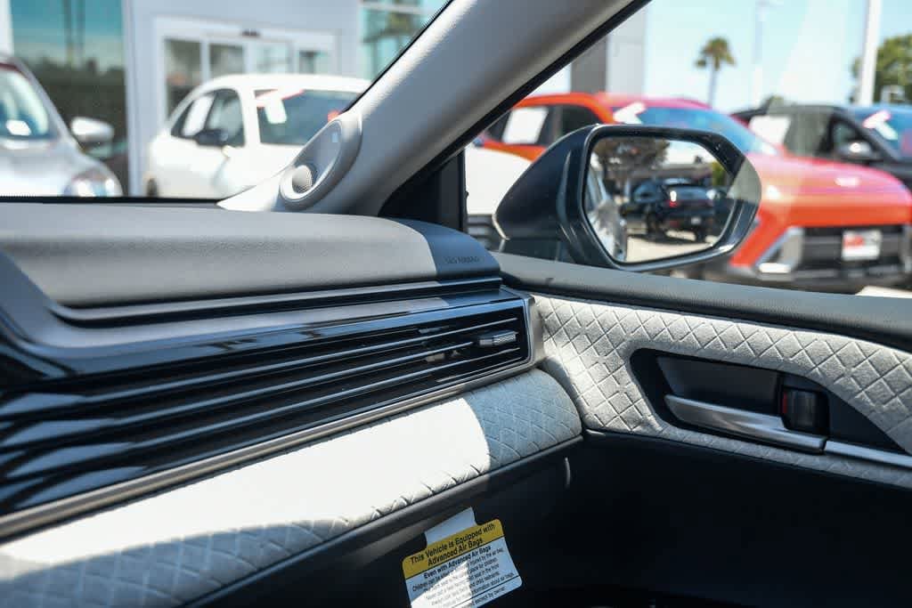 Thumbnail: 2026 Toyota Camry - 21