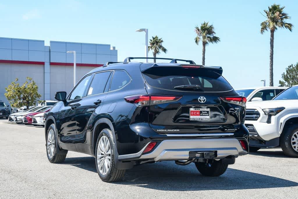 Thumbnail: 2026 Toyota Highlander - 9