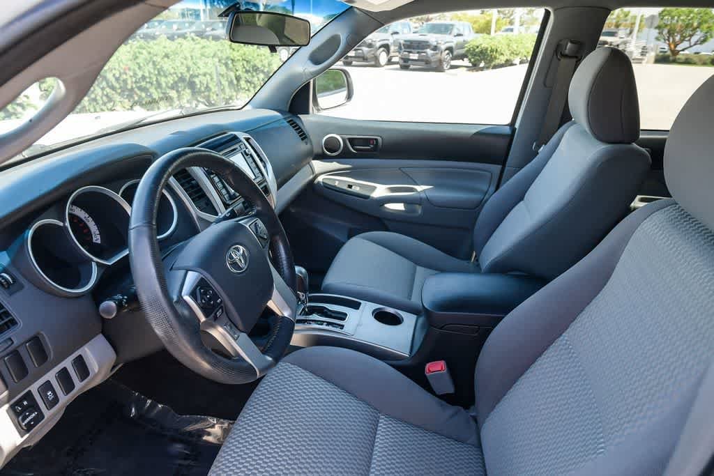 Thumbnail: 2015 Toyota Tacoma - 16