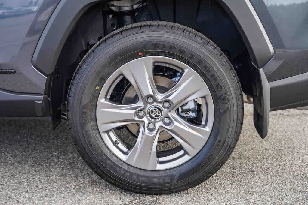 Thumbnail: 2025 Toyota RAV4 - 11