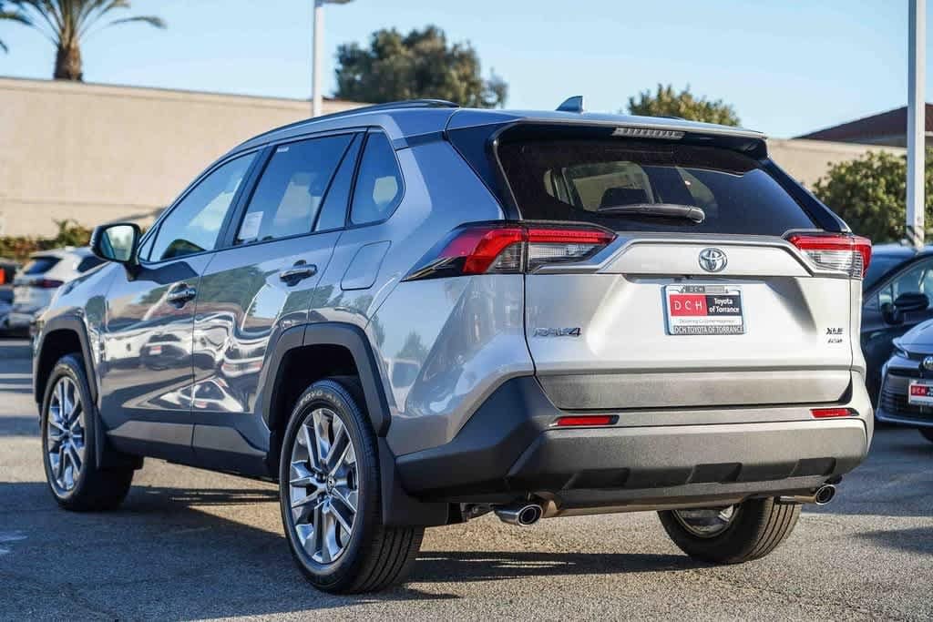 Thumbnail: 2025 Toyota RAV4 - 8