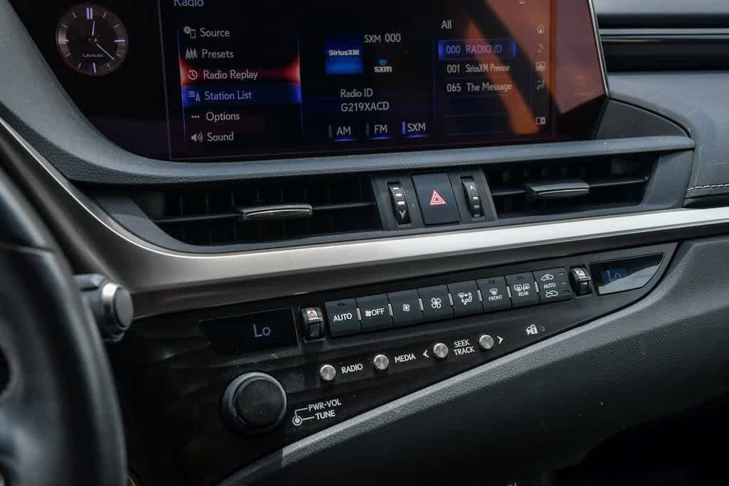 Thumbnail: 2020 Lexus ES - 24