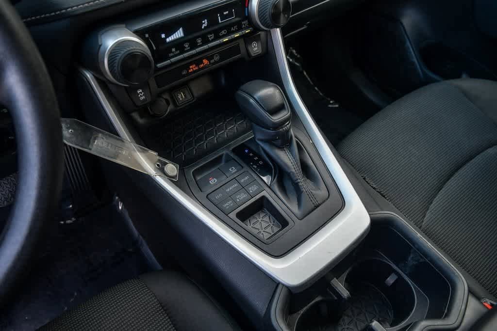 Thumbnail: 2025 Toyota RAV4 - 22