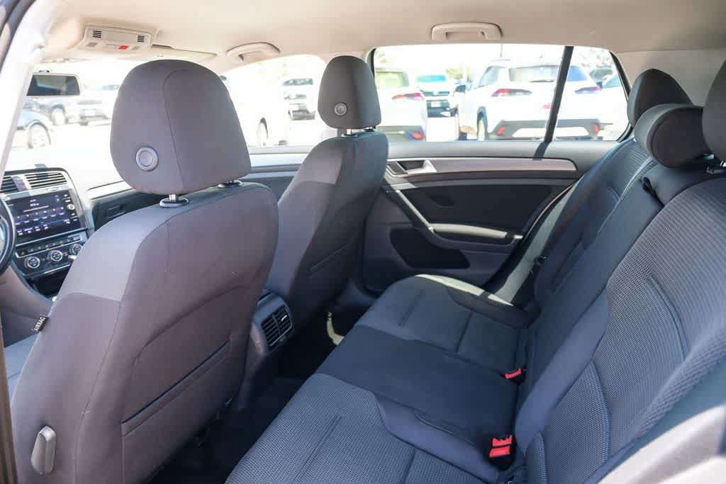 Thumbnail: 2019 Volkswagen e-Golf - 18