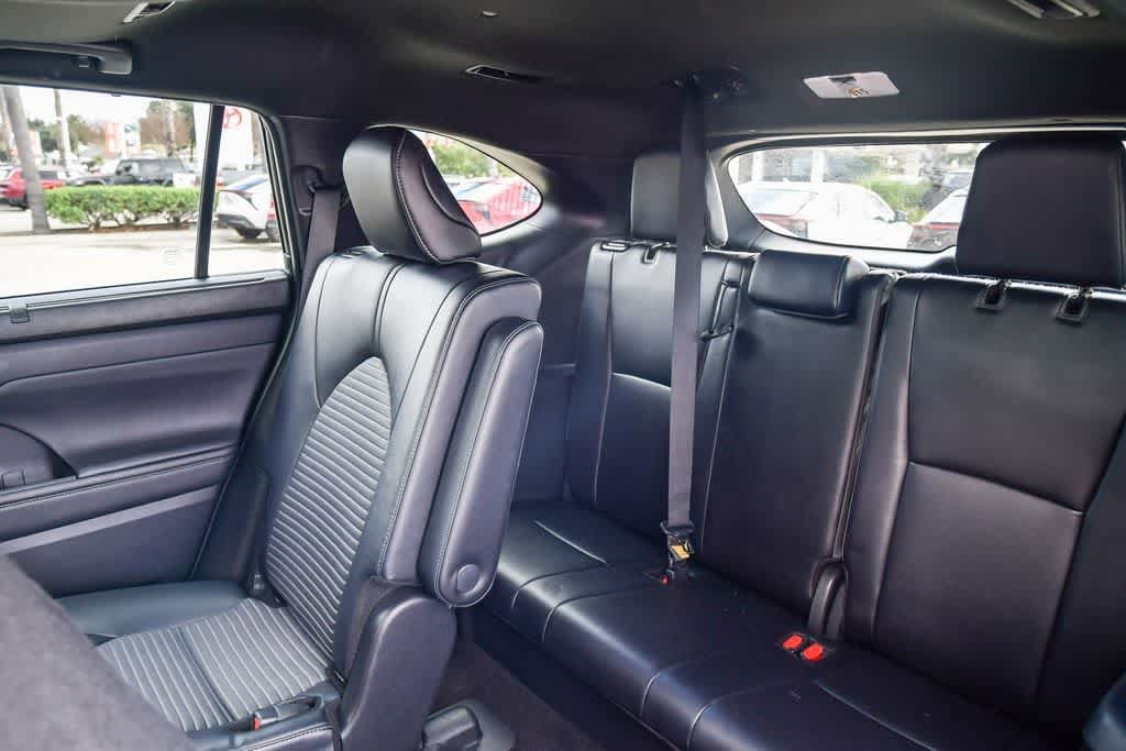 Thumbnail: 2024 Toyota Highlander - 20