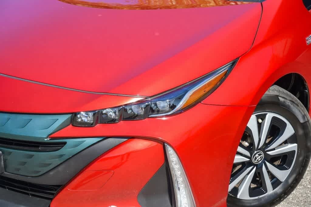 2017 Toyota Prius Prime Premium photo 2