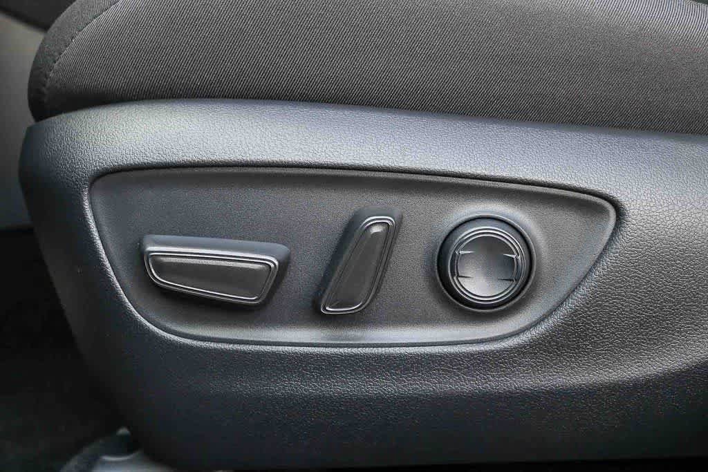 Thumbnail: 2025 Toyota RAV4 - 20