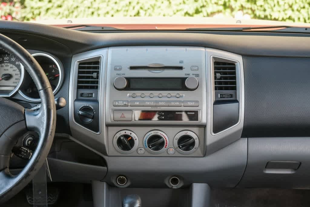 Thumbnail: 2006 Toyota Tacoma - 14
