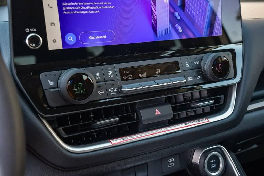 2025 Toyota Grand Highlander XLE 24