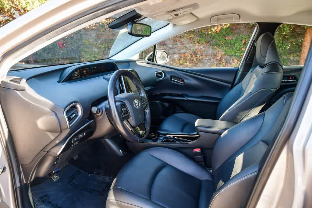 Thumbnail: 2020 Toyota Prius Prime - 16
