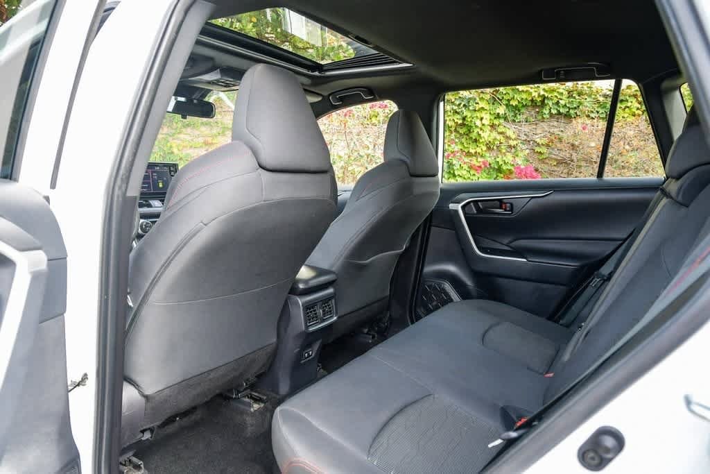 Thumbnail: 2021 Toyota RAV4 - 20