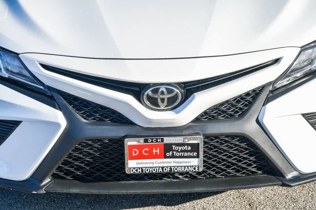 2020 Toyota Camry SE photo 4