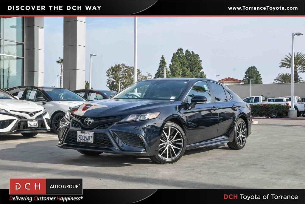 2023 Toyota Camry SE's photo