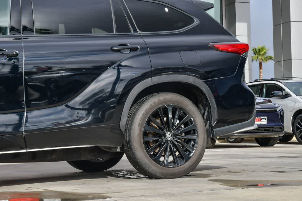 Thumbnail: 2024 Toyota Highlander - 11