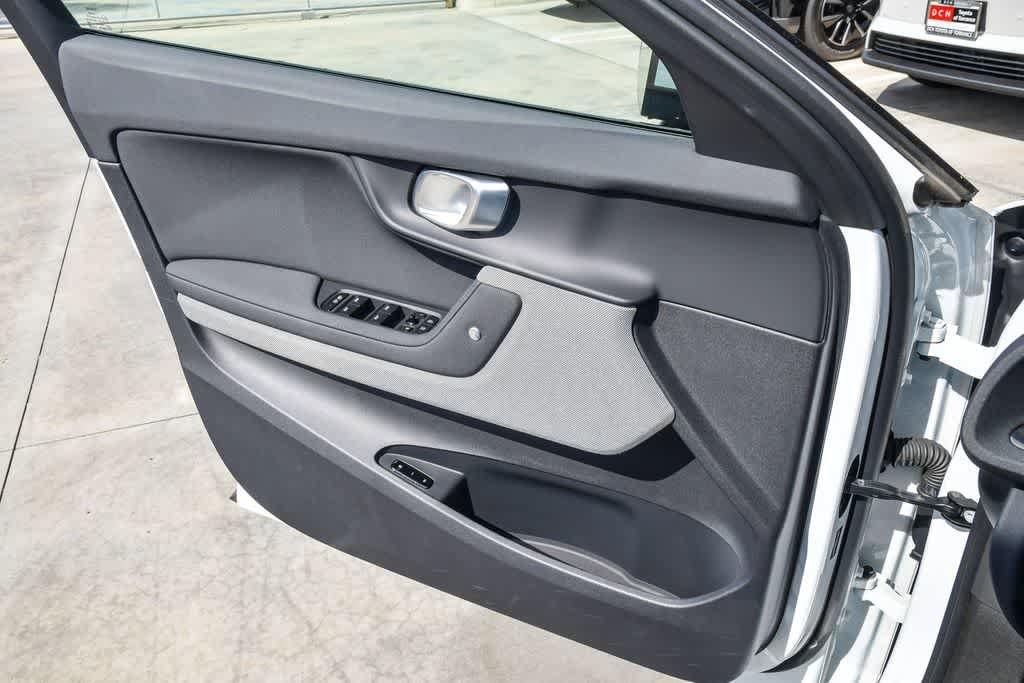 Thumbnail: 2023 Polestar 2 - 26