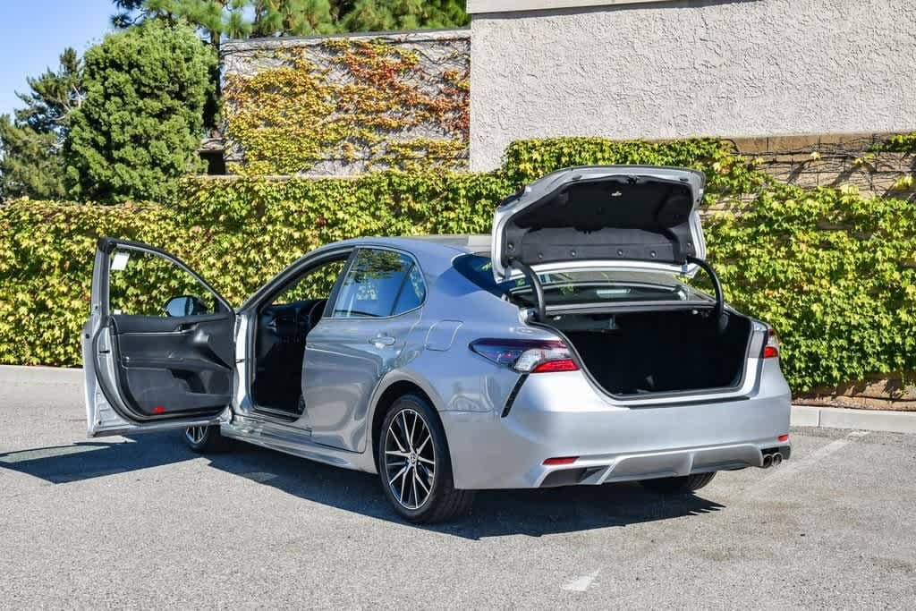 Thumbnail: 2021 Toyota Camry - 27