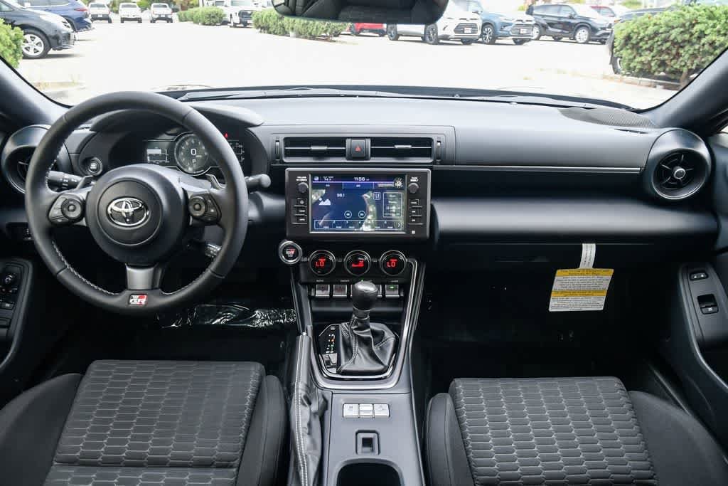 Thumbnail: 2026 Toyota GR86 - 15