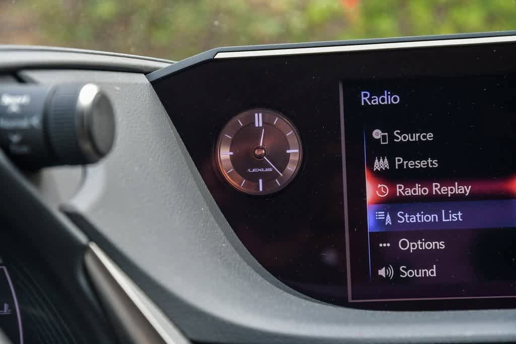 Thumbnail: 2020 Lexus ES - 27