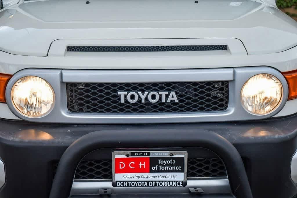Thumbnail: 2012 Toyota FJ Cruiser - 5