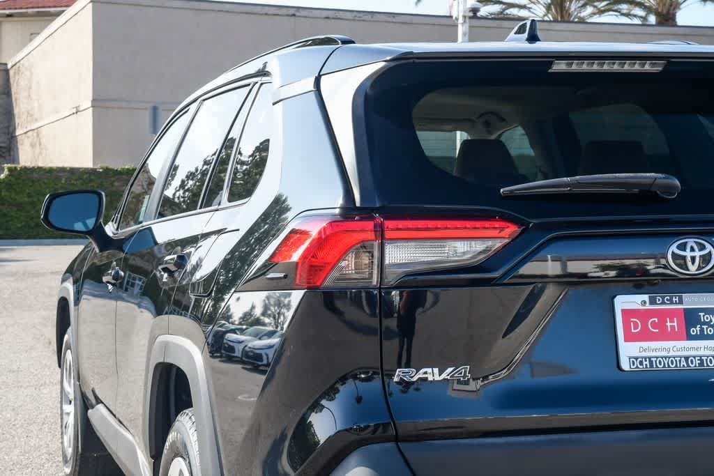 Thumbnail: 2019 Toyota RAV4 - 6