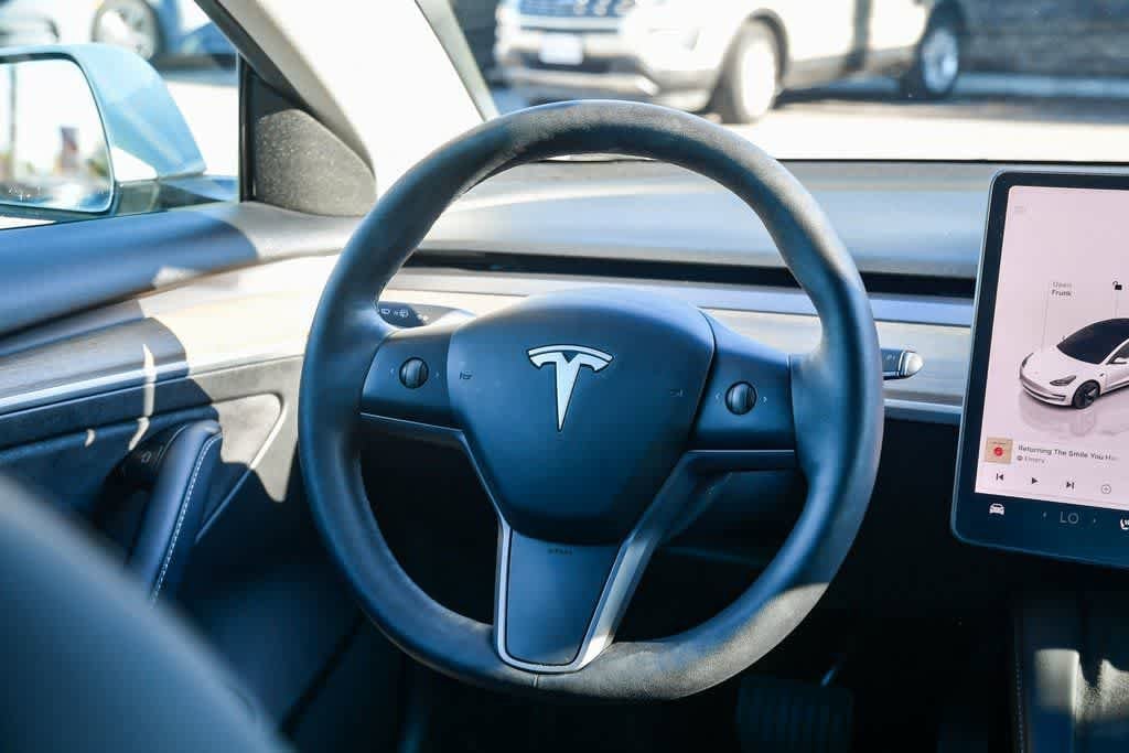 Thumbnail: 2023 Tesla Model 3 - 12