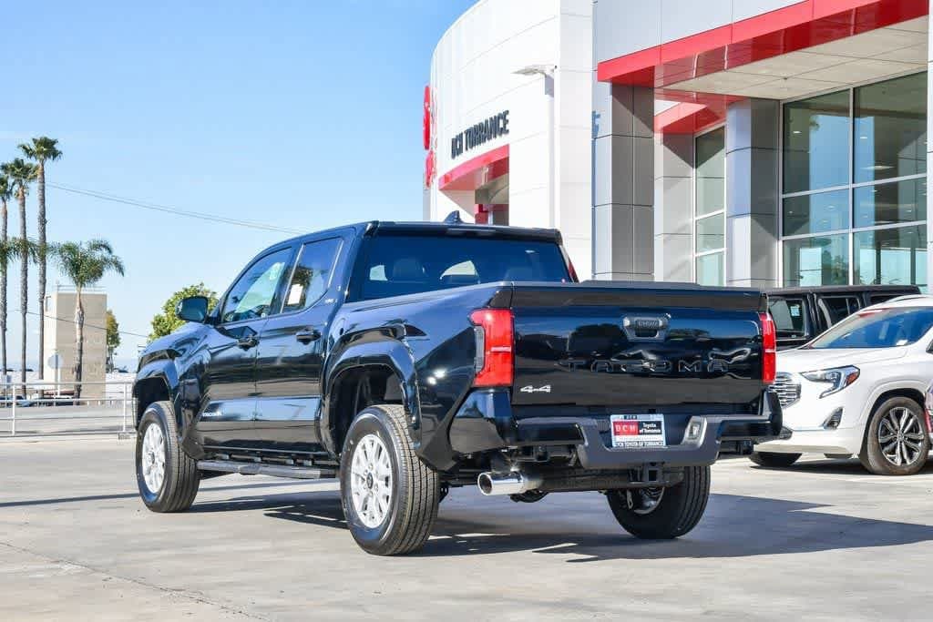 2026 Toyota Tacoma SR5 - Photo 9