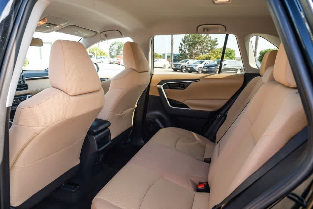 Thumbnail: 2019 Toyota RAV4 - 17