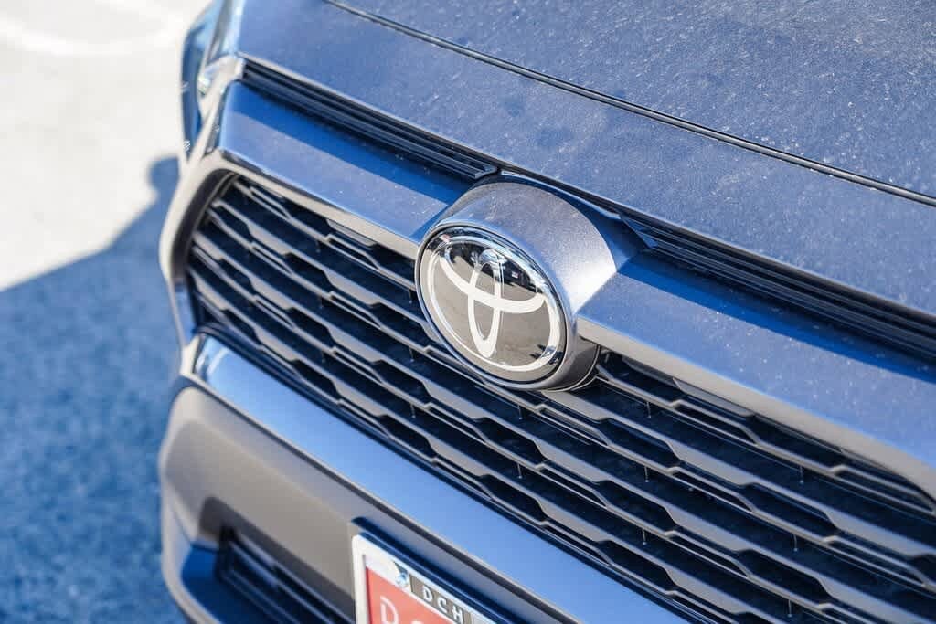 New 2025 Toyota RAV4 LE SUV