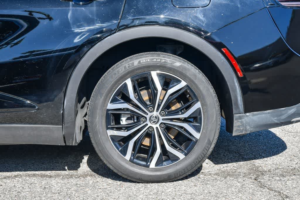 Thumbnail: 2023 Toyota Crown - 11