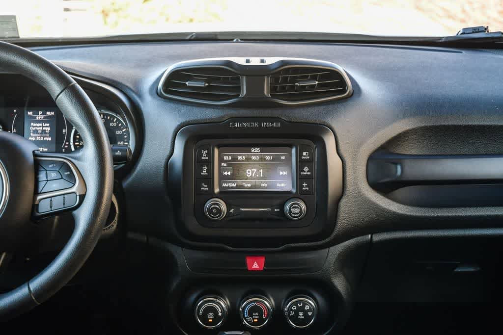 Thumbnail: 2016 Jeep Renegade - 13