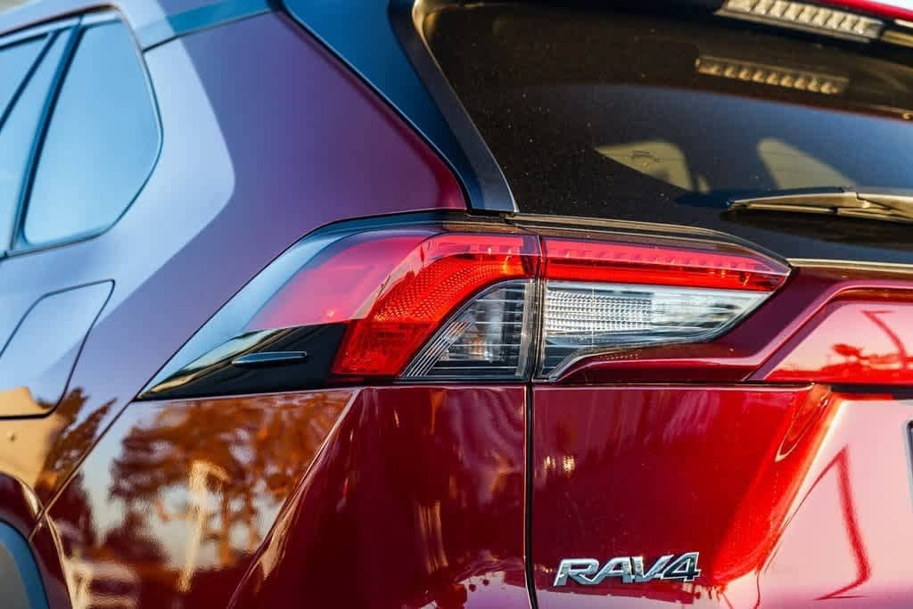 Thumbnail: 2025 Toyota RAV4 - 9