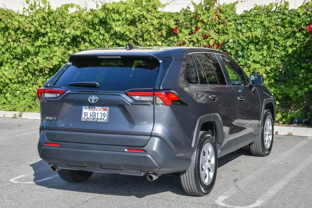 2024 Toyota RAV4 LE 6