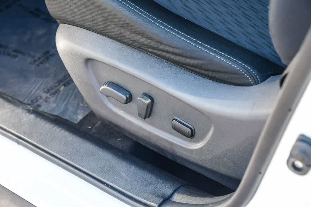 Thumbnail: 2019 Nissan Rogue - 26