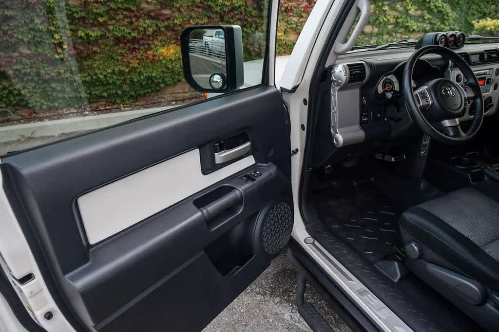 Thumbnail: 2012 Toyota FJ Cruiser - 22