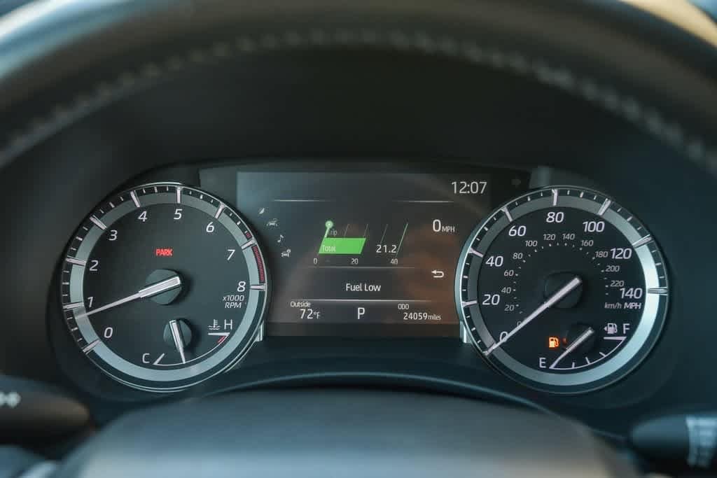 Thumbnail: 2022 Toyota Highlander - 25