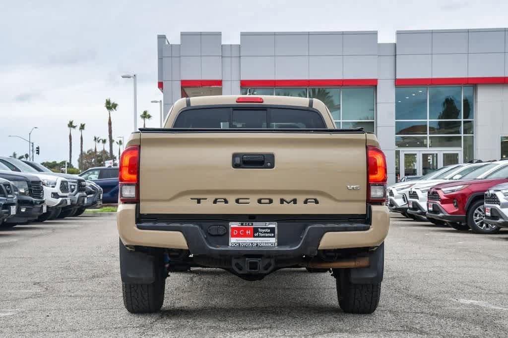 Thumbnail: 2019 Toyota Tacoma - 7