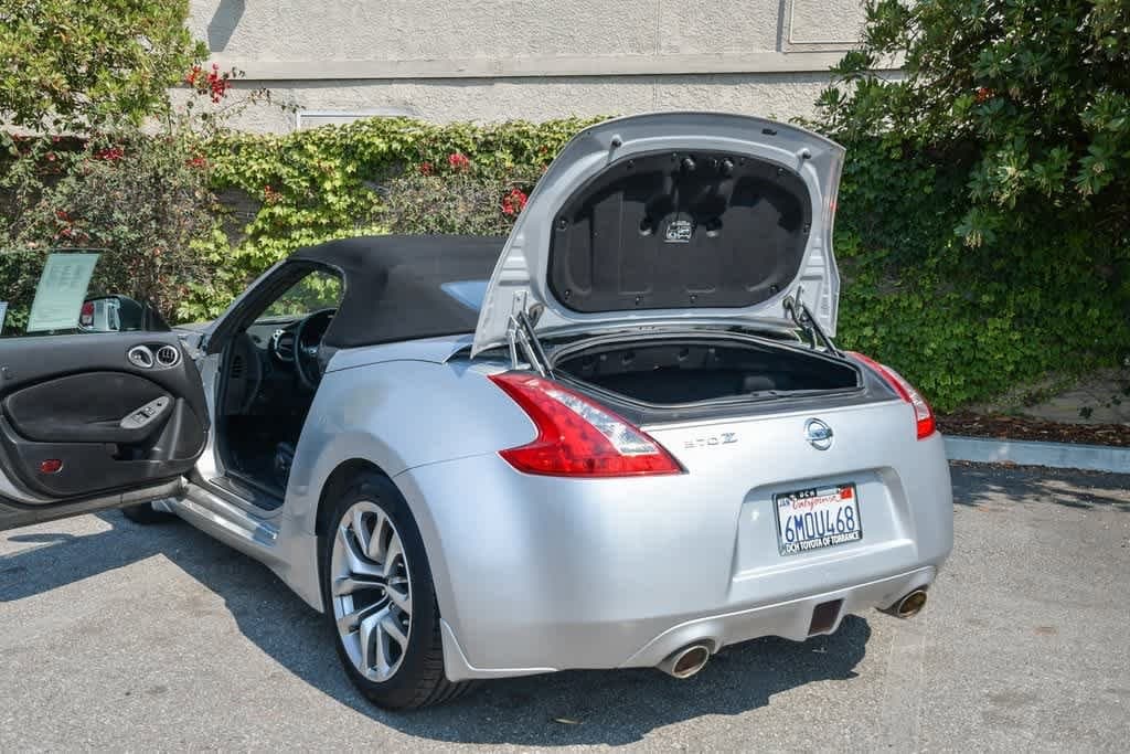 Thumbnail: 2010 Nissan Z - 28