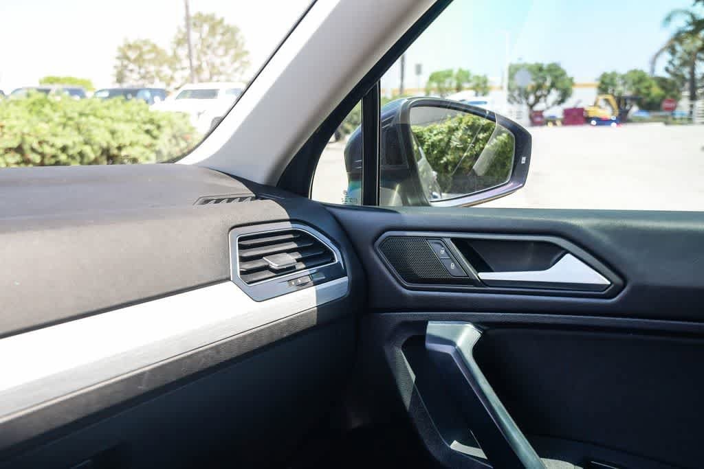 Thumbnail: 2021 Volkswagen Tiguan - 19