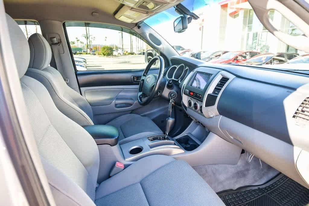 Thumbnail: 2011 Toyota Tacoma - 19