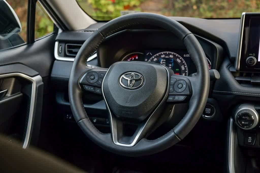 Thumbnail: 2023 Toyota RAV4 - 12
