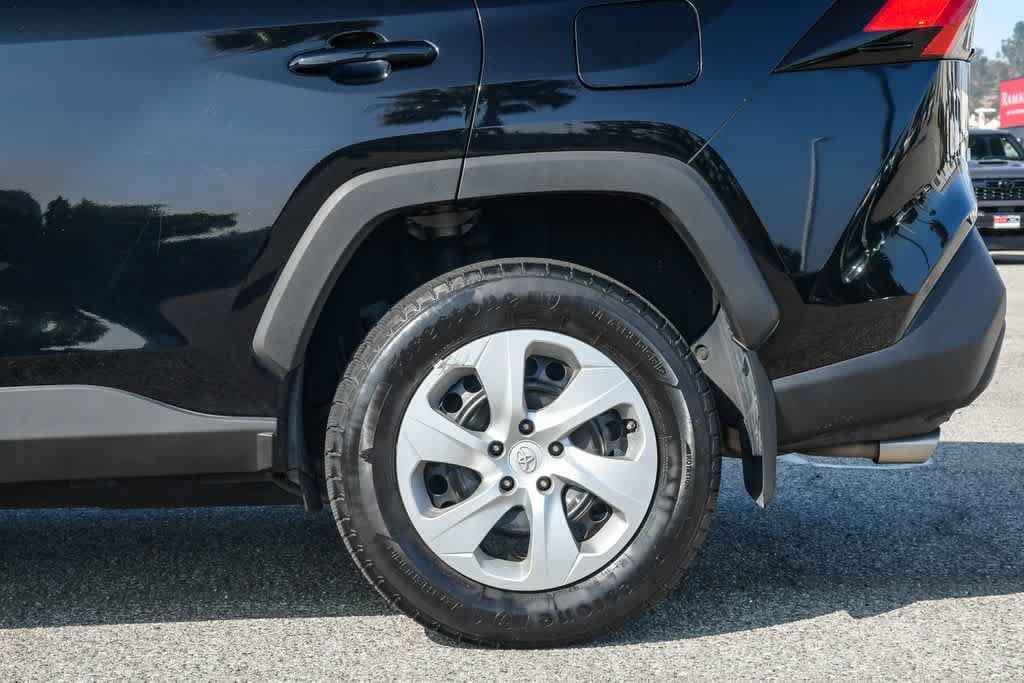 Thumbnail: 2019 Toyota RAV4 - 11