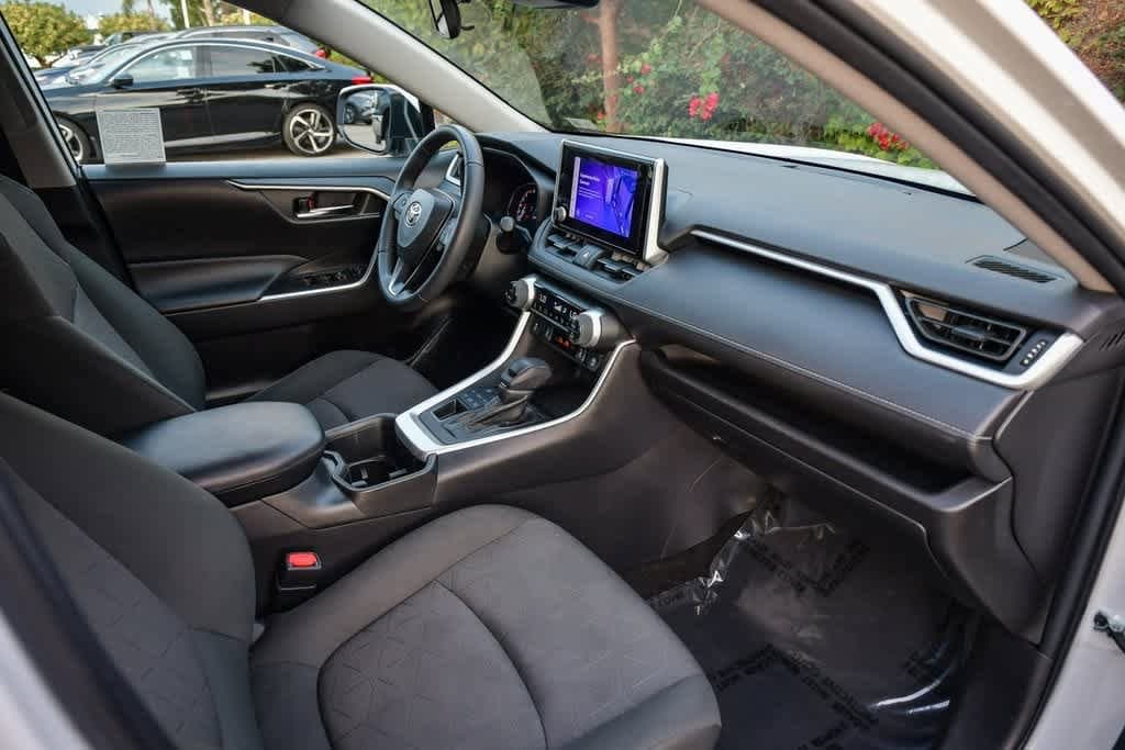 Thumbnail: 2023 Toyota RAV4 - 15