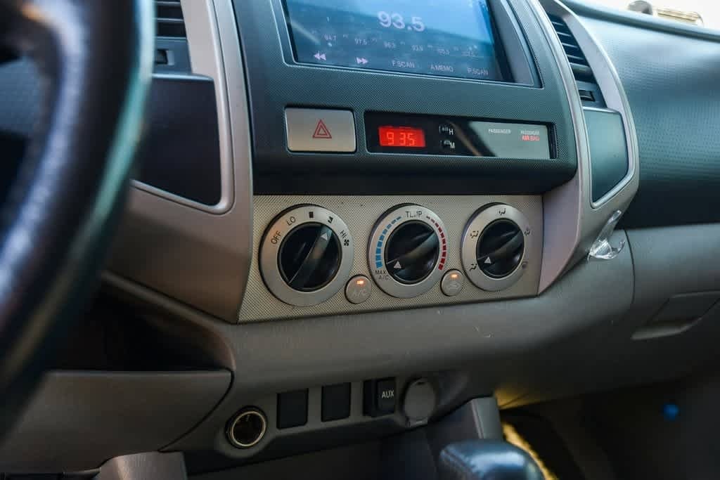 Thumbnail: 2011 Toyota Tacoma - 26