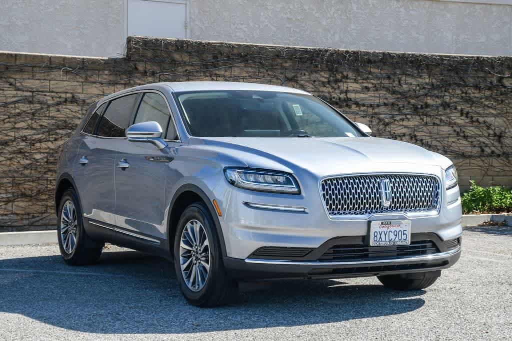 2021 Lincoln Nautilus Standard photo 3