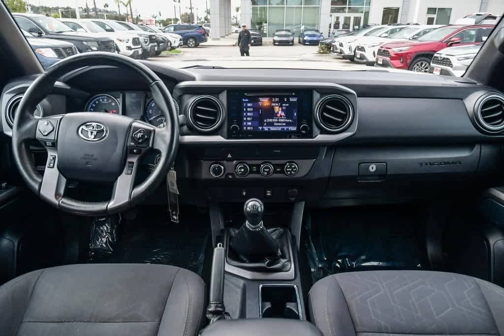 Thumbnail: 2019 Toyota Tacoma - 13